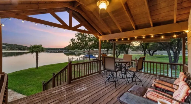 Коттедж Lakefront Haven ~ 6 Mi to Historic Granbury Square