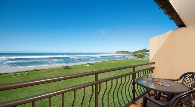 10T Beachfront Apartments