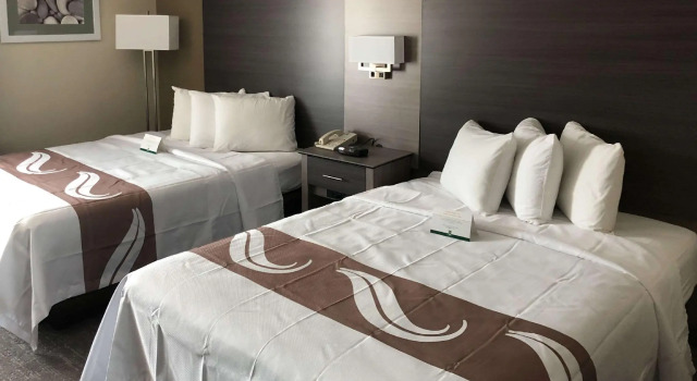 Четырёхместный номер Standard Quality Inn & Suites Roanoke - Fort Worth North