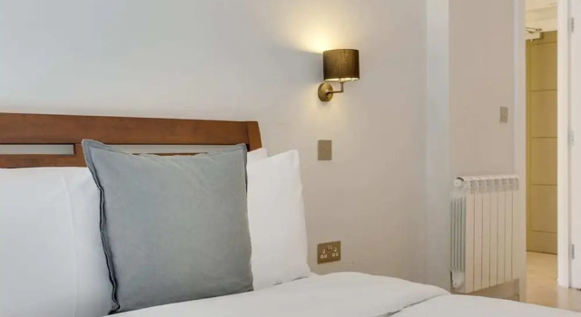 Апартаменты Spacious 1 Bed Near Tube in East London