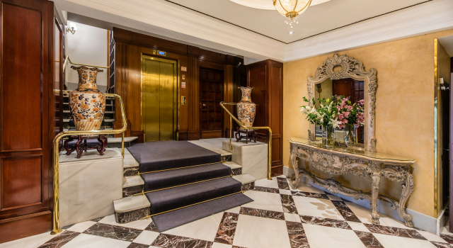 Отель Sercotel Gran Hotel Conde Duque