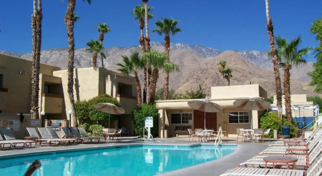 Вилла Desert Vacation Villas