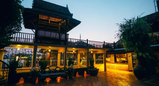 Chakrabongse Villas, Забронировать Отель Бизнес-отели Бангкока, рядом с Ват Махатат Ювараджарангсарит, 4* 5*