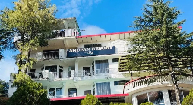 Anupam Resorts, Забронировать Отель Отели Дхармсала с парковкой, Парковка