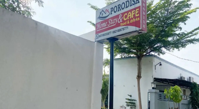RedDoorz @ Porodisa Homestay Palu, Rezervați Hotel Hoteluri în Sulawesi cu parcare, Parcare