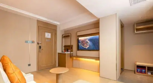 Люкс Business Vienna Hotel Haikou (Qilou Old Street Hainan University Branch)