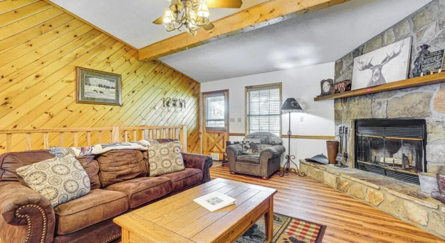 Hot Tub & Deck: Woodsy Sevierville Cabin