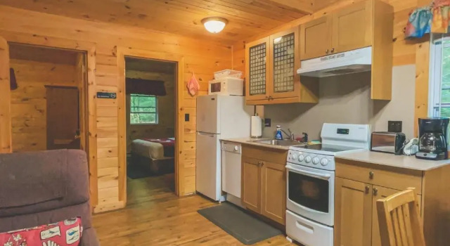 Коттедж с 2 комнатами Motel Long Lake and Cottages