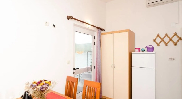 Апартаменты c 1 комнатой с балконом и с видом на море Apartments Žuronja
