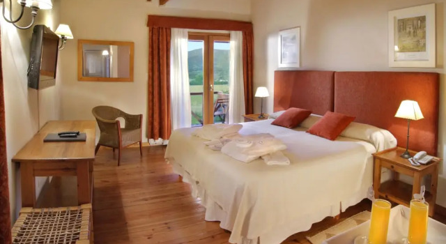 Двухместный номер Standard с балконом Chamonix Posada y Spa