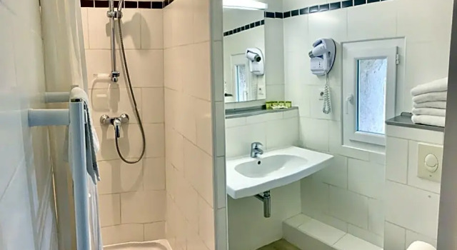 Номер Standard Logis Hotel Restaurant L Auberge Cigaloise