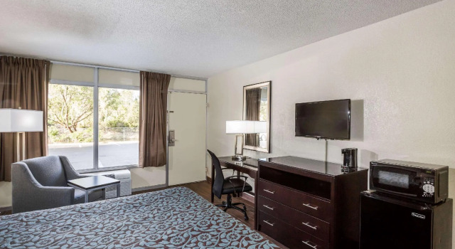 Двухместный номер Standard Days Inn by Wyndham Melbourne