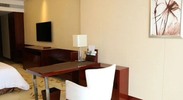 Four Points by Sheraton Liupanshui, Book Hotel Hoteller i Liupanshui med pool, Swimmingpool
