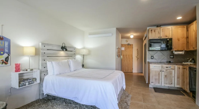 Edgewater 1436