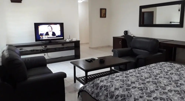 Atlantis Beach Hotel, Buchen Sie Hotel Monrovia Greater Monrovia