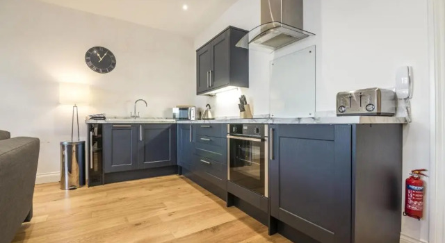 Апартаменты Sea Legs - 2 Bedroom Apartment - Windsor House - Tenby
