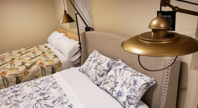 LUXE Retreat at 8050 Kaymar Dr., Réserver Maison de vacances Cottages à Colombie-Britannique, Cottage