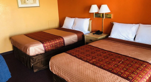 Номер Deluxe Hutchinson Inn
