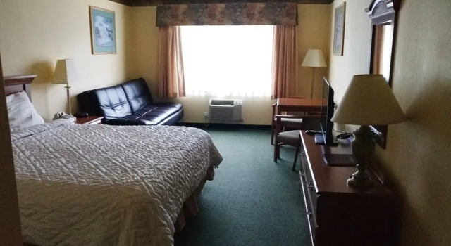Номер Classic Palace Inn & Suites