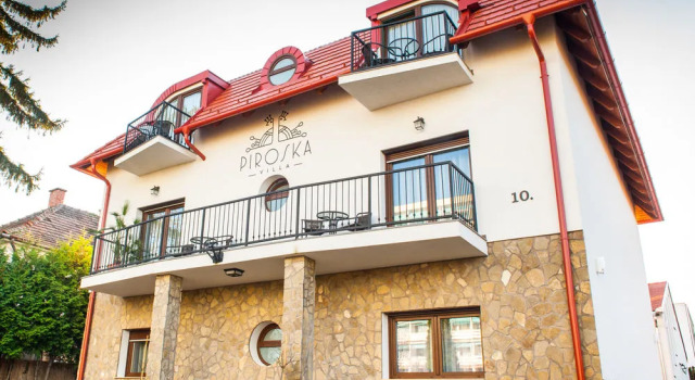 Piroska Villa, Prenota Villa Hotel a Western Transdanubia con piscina, Piscina