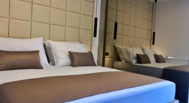 Skypool Suite 77 with private pool, Забронировать Отель Бизнес-отели Макарска, рядом с Собор Св. Марка, 4* 5*