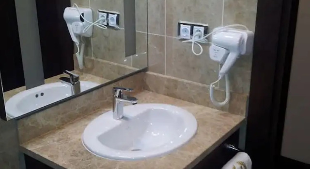 Balkonlu Standart çift kişilik oda Hotel Azdif