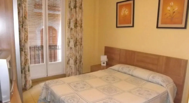 Семейный номер Standard с балконом Hostal Costa Azul