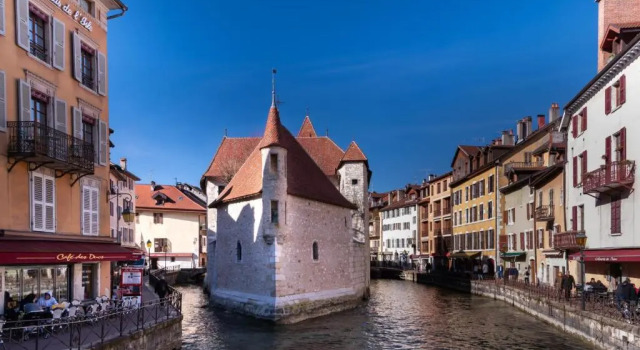 Duplex au centre ville d'Annecy 3 pièces de 84m, Забронировать Апартаменты/квартира Анси Озеро Анси