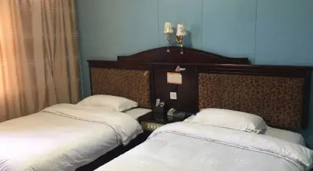 Двухместный люкс Shuangfeng Century Hotel