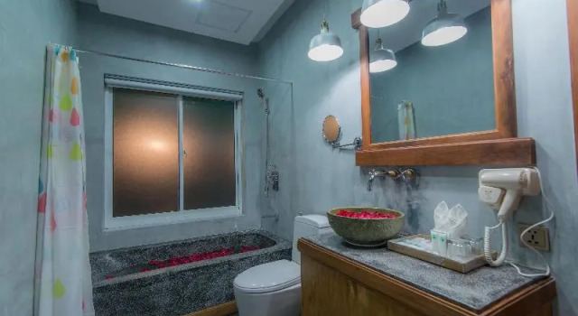Люкс Superior с балконом и с видом на бассейн Cambana Residence