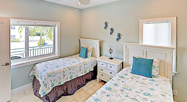 Modern Coco Plum W/ Pool, Hot Tub & Dock! 4 Bedroom Home