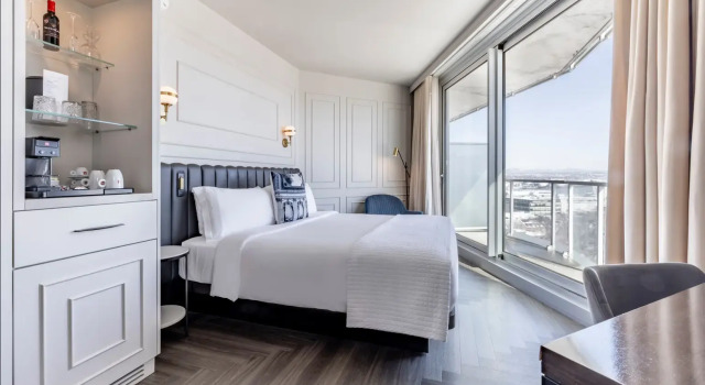 Двухместный номер Standard с балконом Le Capitole Hotel