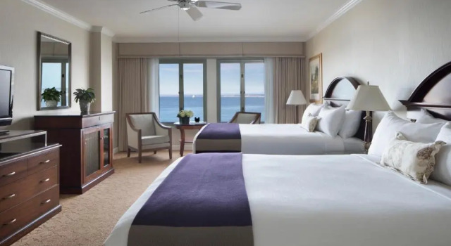 Четырёхместный номер Standard с видом на океан Monterey Plaza Hotel & Spa