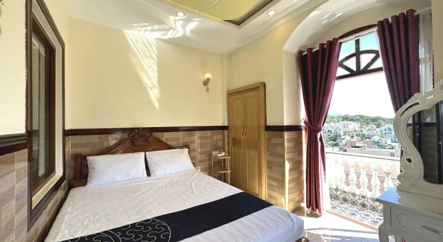 Двухместный люкс с видом на город Capital O 1198 Dinh Loan Hotel
