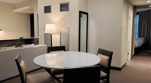 Люкс с 2 комнатами Hilton Suites Toronto-Markham Conference Centre & Spa