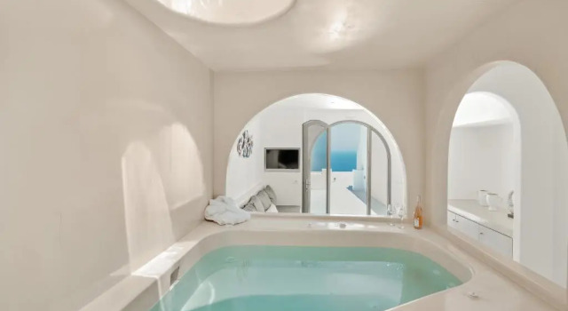 Oyster Luxury Suites