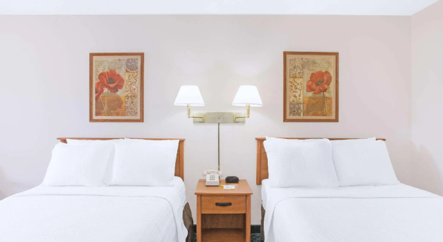 Четырёхместный номер Standard Days Inn by Wyndham Wytheville
