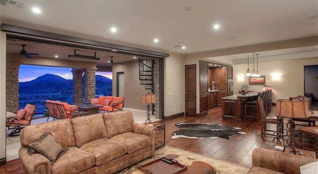 Palisades Estate 5 BR by Casago, Забронировать Отель Отели Фаунтин-Хиллс с бассейном, Бассейн