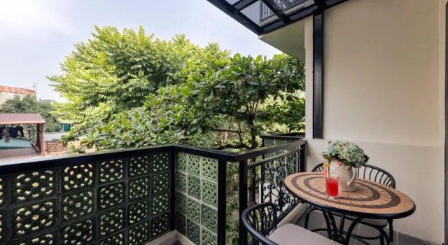 Полулюкс The Lotus Aman Hotel