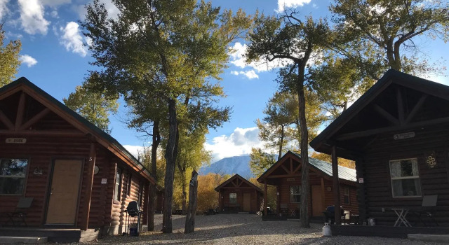 Pine Creek Cabins, Book Bed and Breakfast Marysvale Utah