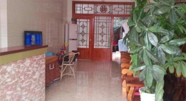 Xinwen Xingsheng Business Hotel, Book Hotel Hoteller i Sichuan med parkering, Parkering
