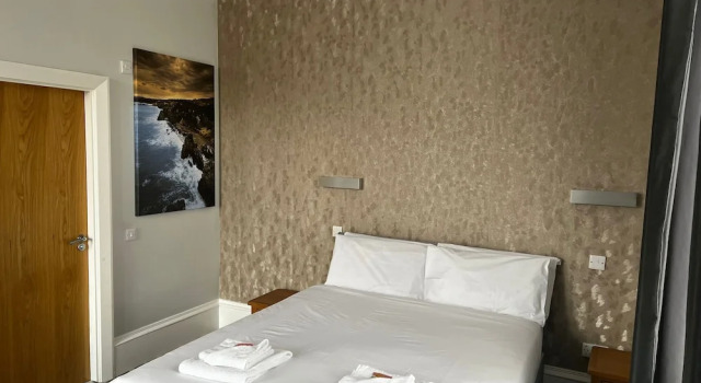 Номер Standard Crown Hotel & Bar