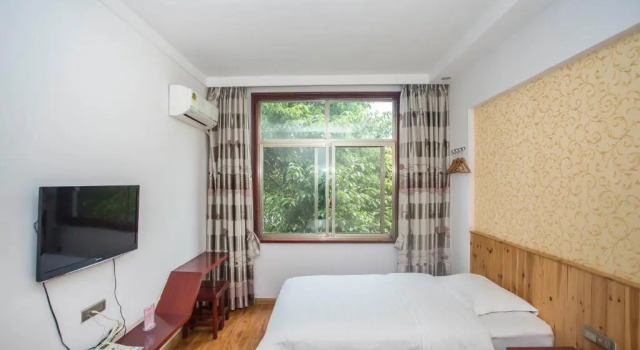 Zhangjiajie Yijiaqin Hotel