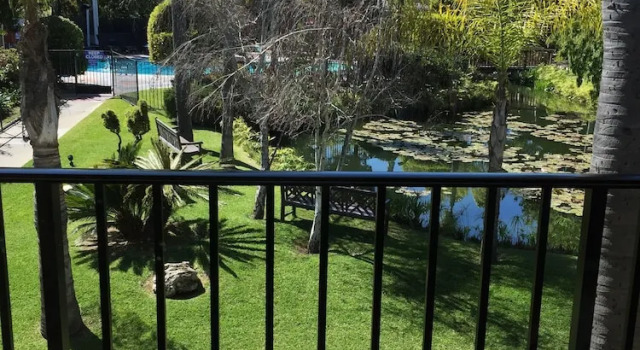 Двухместный номер Superior с видом на сад Ramada by Wyndham Santa Barbara