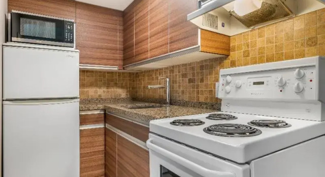 Четырёхместный люкс Best Western PLUS Burnaby Hotel