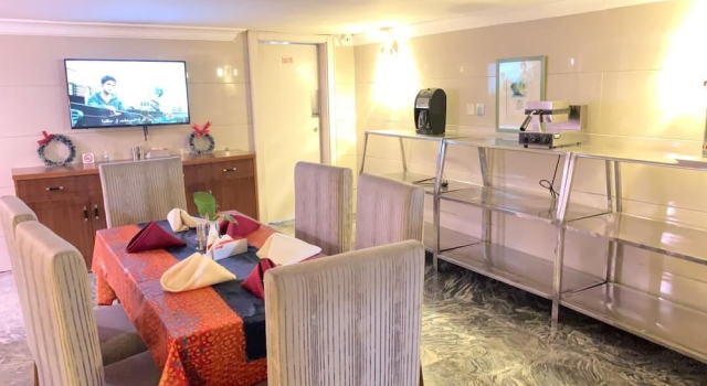 DFranklin Apartments and Event Center, Đặt Căn hộ Khách sạn ở Gwarinpa có hồ bơi, Hồ bơi