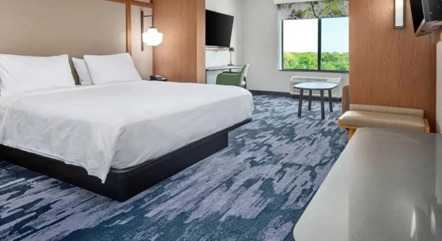 Четырёхместный люкс Fairfield Inn & Suites by Marriott Corinth South Denton Area