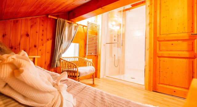 Atmospheric 14-person Chalet in Plagne 1800, Забронировать Шале Коттеджи Ла-Плань-Тарантез, рядом с Горнолыжный подъемник Фуниплань Гранд Рошет, Коттедж