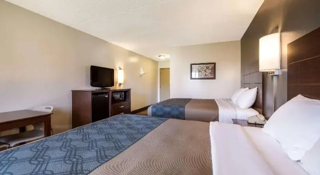 Четырёхместный номер Standard Econo Lodge Darien Lakes