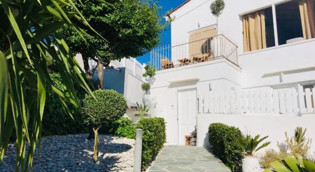 Studio Almyrida Sands